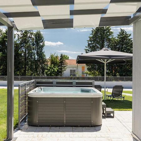 V Luxury Apartments Posidi Екстериор снимка