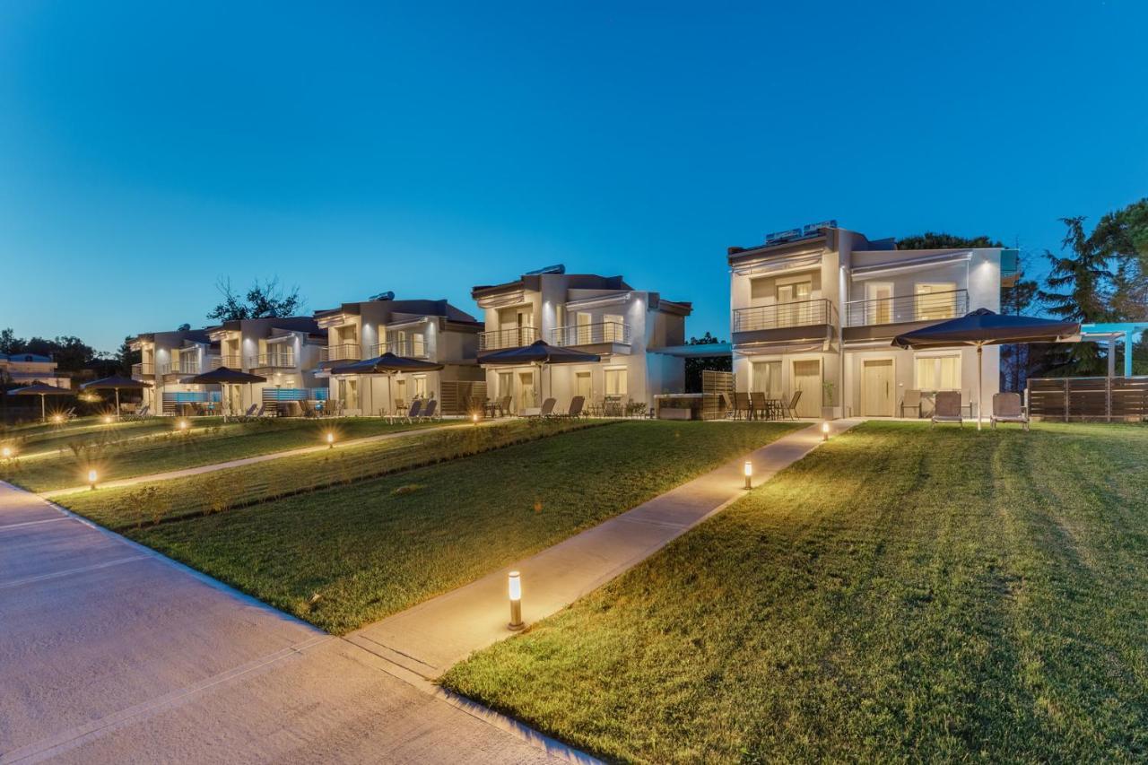 V Luxury Apartments Posidi Екстериор снимка