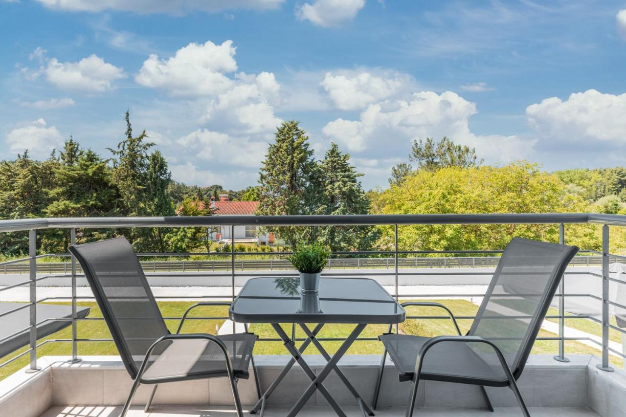 V Luxury Apartments Posidi Екстериор снимка