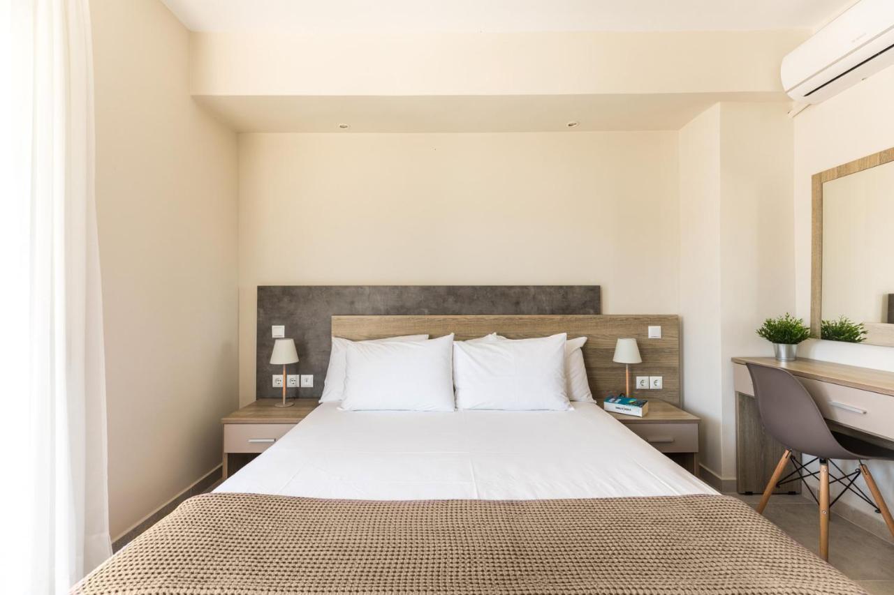 V Luxury Apartments Posidi Екстериор снимка