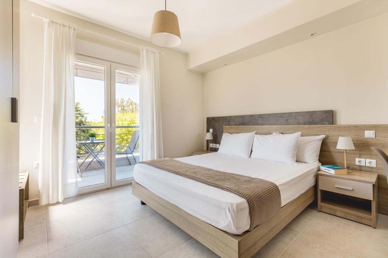 V Luxury Apartments Posidi Екстериор снимка